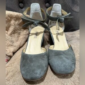 Elegant Gray Women's Shoes